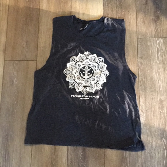 Sleeveless top - Picture 1 of 2